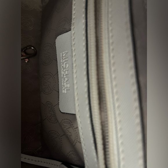 Michael Kors Selma Saffiano Leather Mini Messenger Bag In Black And White - Picture 6 of 10